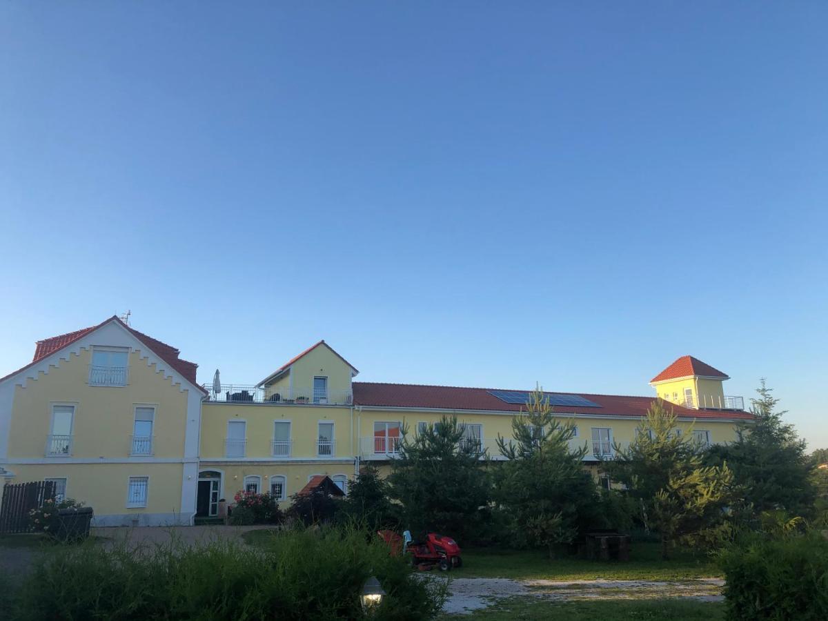 Holiday Centrum Zatec  Exterior photo